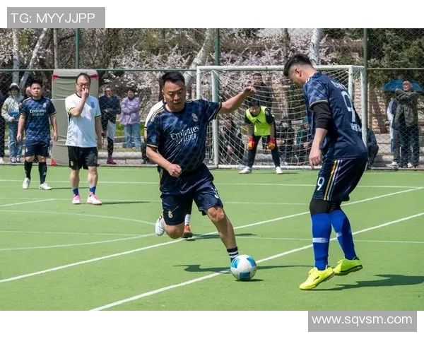 津门虎迎战国安谢鹏飞全力争胜展现足球激情与团队精神 津门虎迎战国安谢鹏飞全力争胜展现足球激情与团队精神